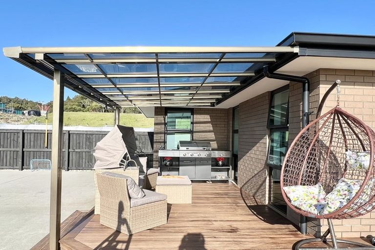 Photo of property in 10 Takutai Terrace, Ruatapu, 7883