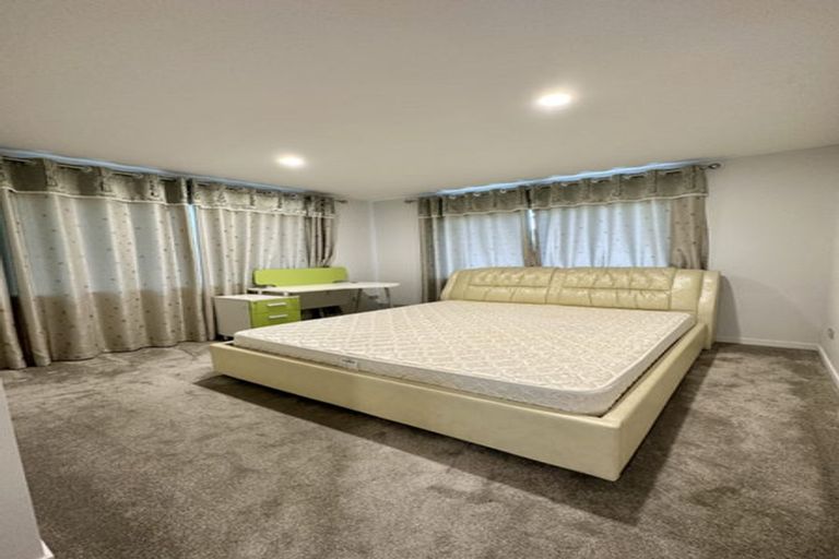 Photo of property in 15 The Mews, Shamrock Park, Auckland, 2016