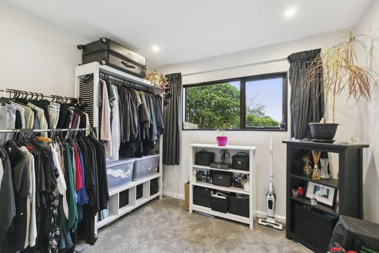 Photo of property in 37 Westhaven Drive, Tawa, Wellington, 5028