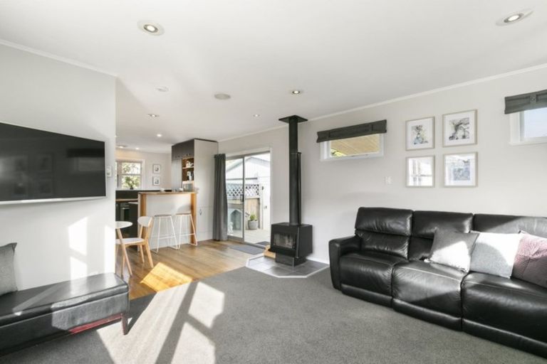 Photo of property in 60 Horoeka Street, Stokes Valley, Lower Hutt, 5019
