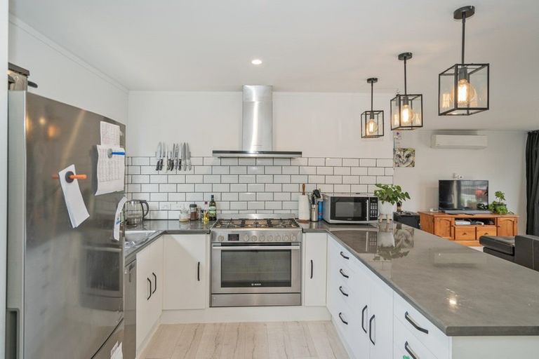 Photo of property in 15a Meadow Drive, Whitianga, 3510