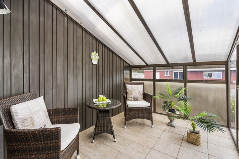 Photo of property in 20a East Coast Road, Milford, Auckland, 0620