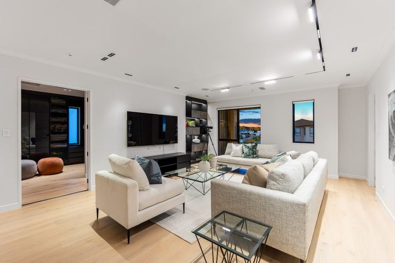 Photo of property in 7 Headsail Drive, Long Bay, Auckland, 0630