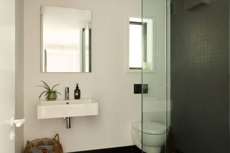 Photo of property in 5 Harkess Lane, Lyttelton, 8082