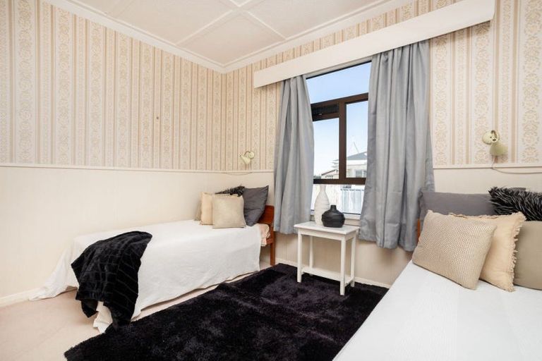 Photo of property in 16 Trafalgar Street, Dannevirke, 4930