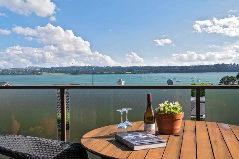 Photo of property in 10 Nimrod Place, Half Moon Bay, Auckland, 2012