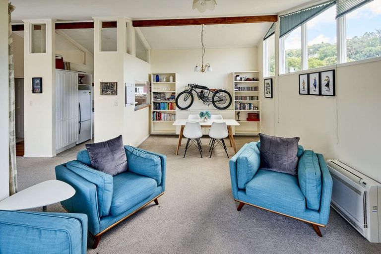 Photo of property in 2 Cranwell Street, Churton Park, Wellington, 6037