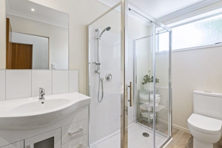 Photo of property in 77b Eatwell Avenue, Paraparaumu Beach, Paraparaumu, 5032