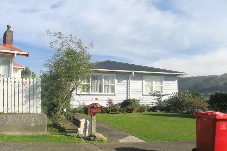 Photo of property in 48 Ernest Street, Ranui, Porirua, 5024