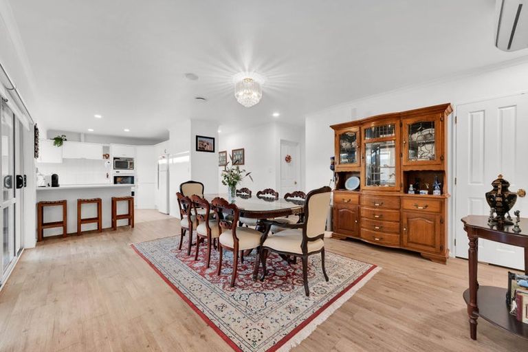 Photo of property in 21 Lothian Brae, Wattle Downs, Auckland, 2103