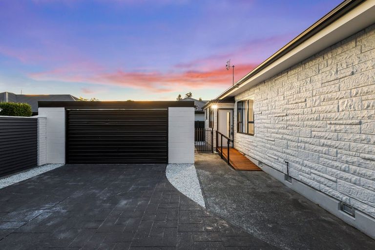 Photo of property in 1/18 Blighs Road, Strowan, Christchurch, 8052