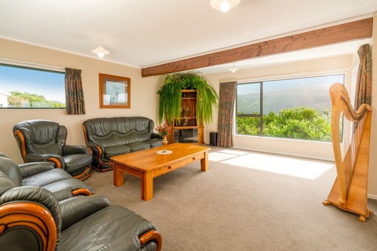 Photo of property in 91 Woodman Drive, Tawa, Wellington, 5028