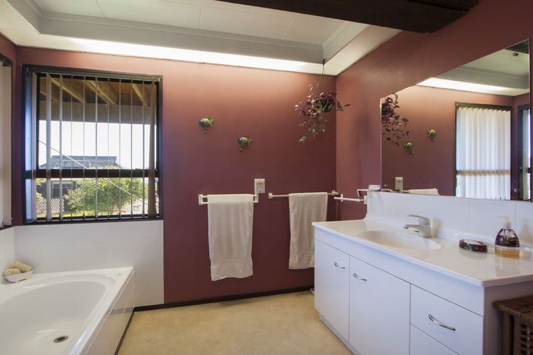 Photo of property in 15a Mayor View Terrace, Waihi Beach, 3611