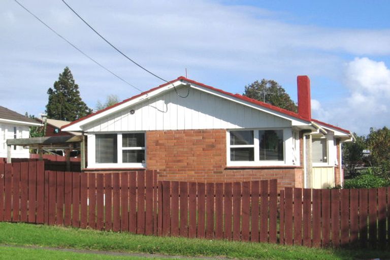 Photo of property in 67 Larnoch Road, Henderson, Auckland, 0610