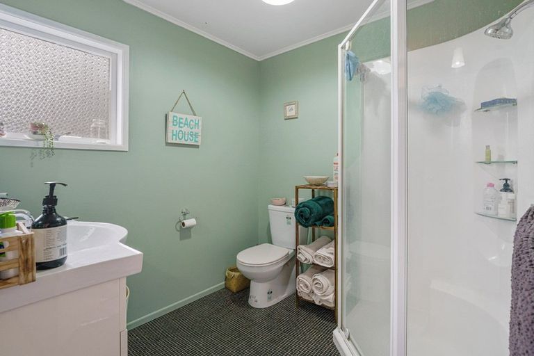 Photo of property in 28 Chums Road, Paraparaumu Beach, Paraparaumu, 5032