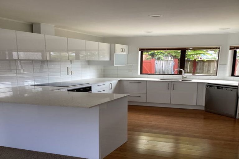 Photo of property in 5 Aintree Grove, Churton Park, Wellington, 6037