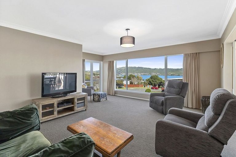 Photo of property in 2 Eskdale Road, Papakowhai, Porirua, 5024