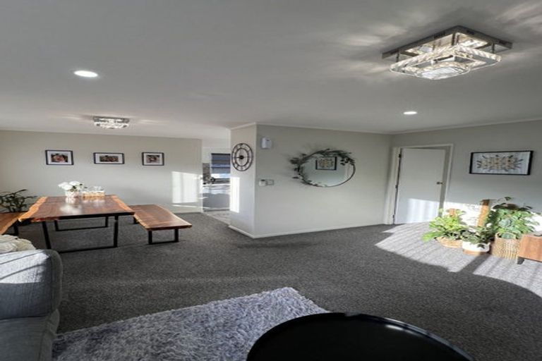 Photo of property in 2/19 Oratu Place, Manurewa, Auckland, 2102