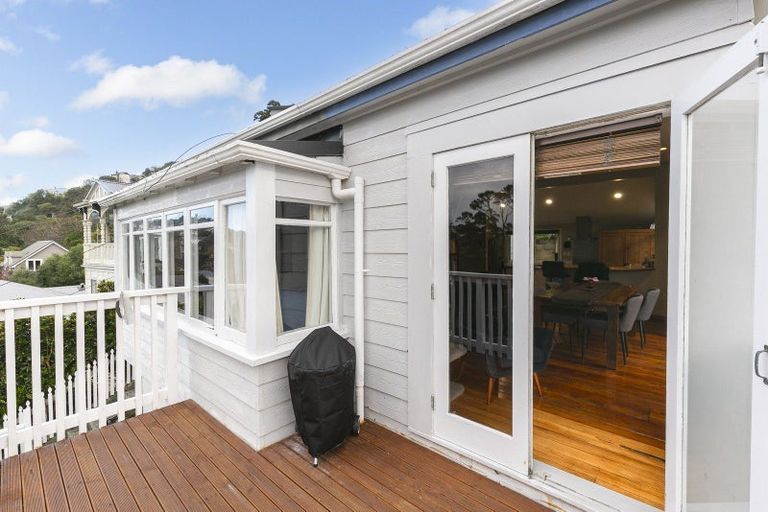 Photo of property in 67 Garden Road, Northland, Wellington, 6012