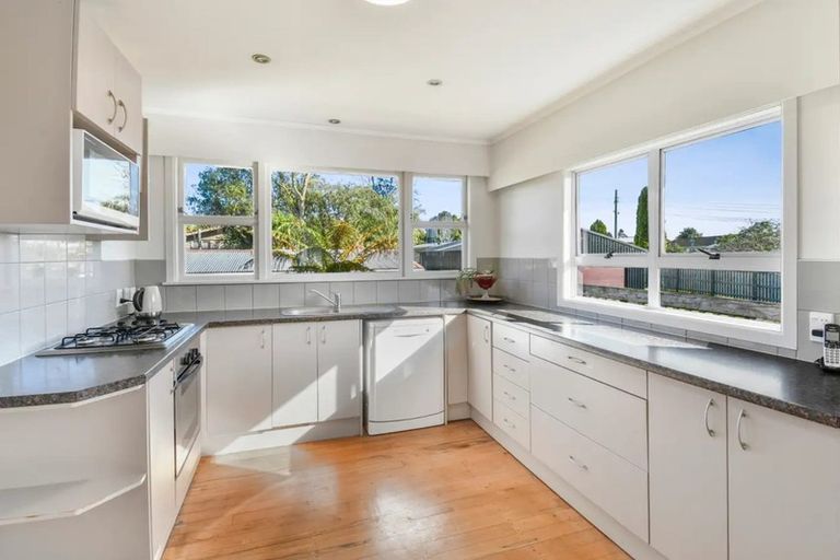 Photo of property in 5 Tango Place, Henderson, Auckland, 0610