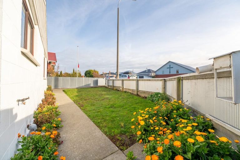 Photo of property in 1/52 Avenue Road, West End, Timaru, 7910