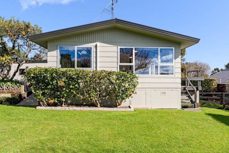Photo of property in 33 Cumberland Crescent, Welcome Bay, Tauranga, 3112