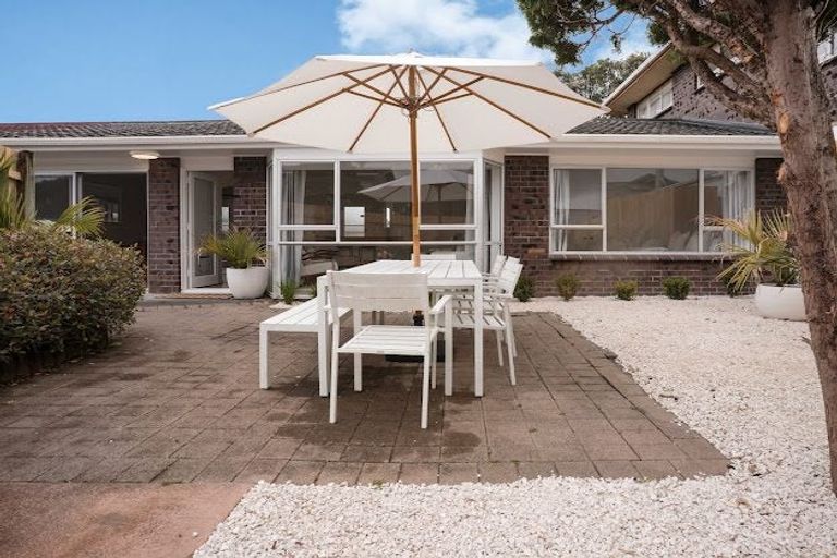 Photo of property in 3/83 Centreway Road, Orewa, 0931