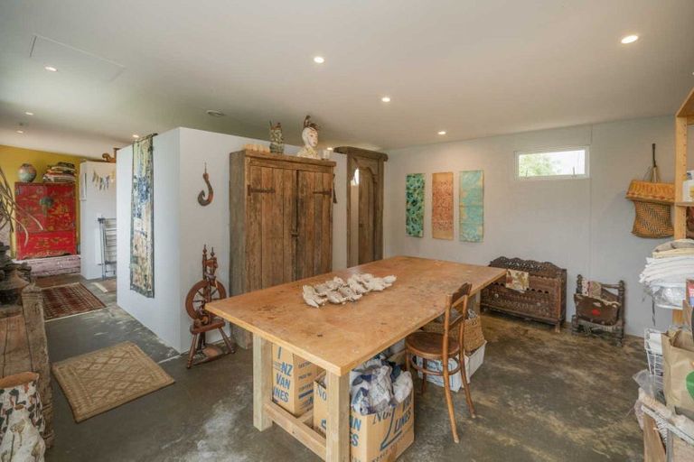 Photo of property in 19 Victoria Street, Coromandel, 3506