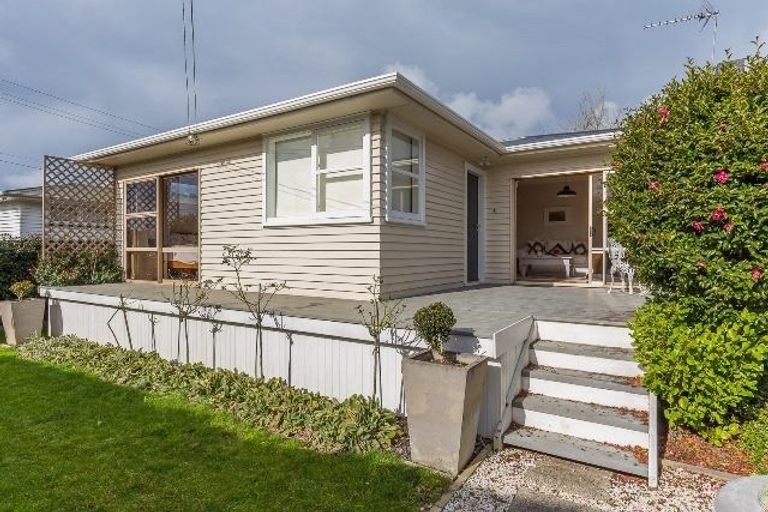 Photo of property in 177 Beach Haven Road, Beach Haven, Auckland, 0626