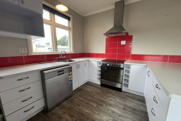 Photo of property in 30 Botanical Road, Takaro, Palmerston North, 4412