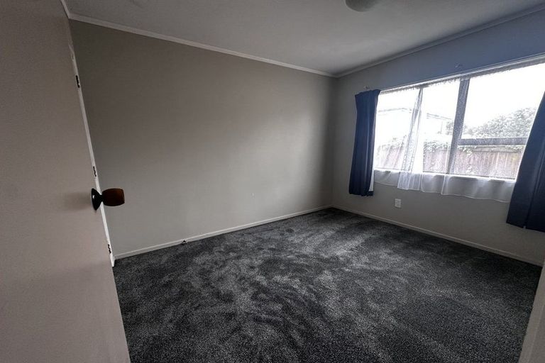Photo of property in 2/6 Kennington Drive, Clendon Park, Auckland, 2103