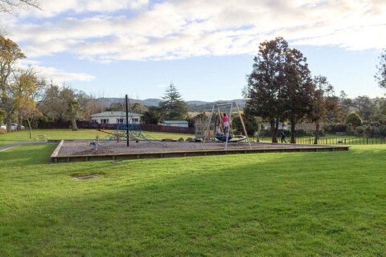 Photo of property in 1 Murillo Place, Henderson, Auckland, 0612