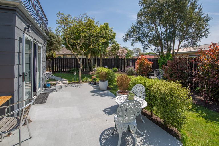 Photo of property in 1/14a Kruse Place, Redwood, Christchurch, 8051