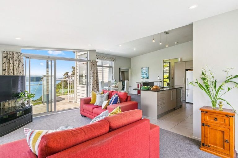 Photo of property in 77a Nicholson Road, Khandallah, Wellington, 6035