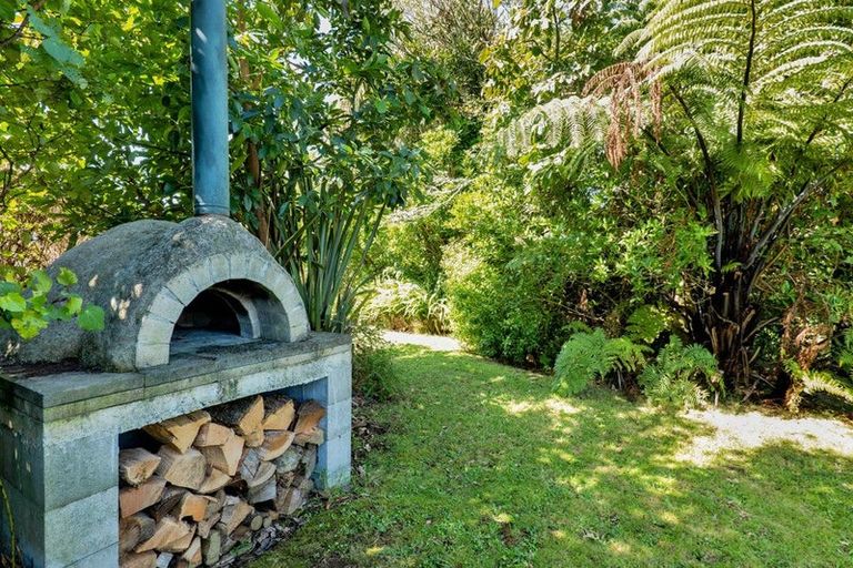 Photo of property in 40 Turakina Street, Merrilands, New Plymouth, 4312