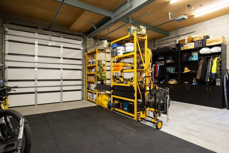 Photo of property in 2 Whaitere Place, Waikawa, Picton, 7220