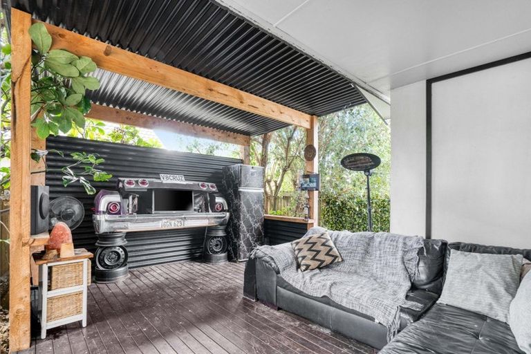 Photo of property in 27 Jenkins Avenue, Redwood, Christchurch, 8051