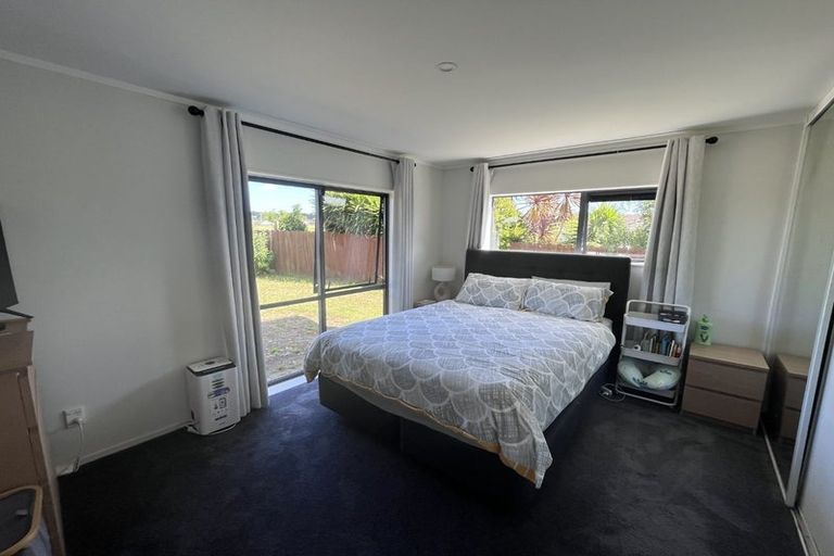 Photo of property in 20 Randwick Place, Randwick Park, Auckland, 2105