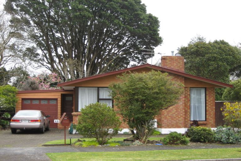 Photo of property in 95 Manu Crescent, Upper Vogeltown, New Plymouth, 4310