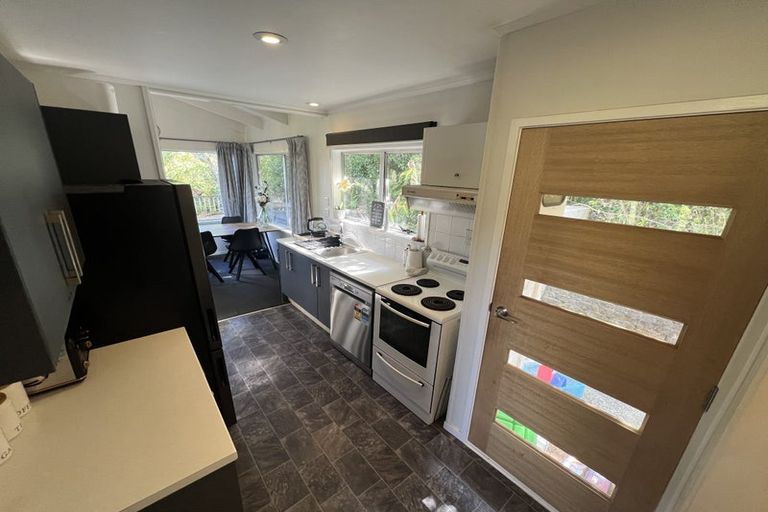 Photo of property in 1/10 Vonnell Place, Birkdale, Auckland, 0626