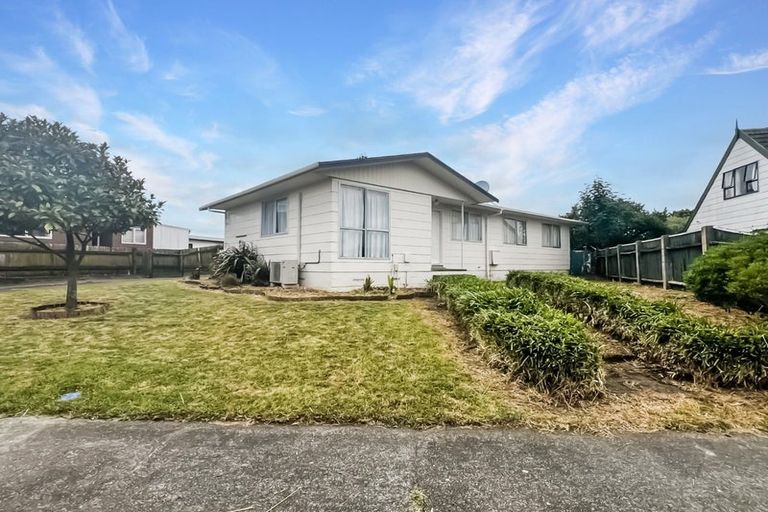 Photo of property in 48 Rhodes Drive, Kelvin Grove, Palmerston North, 4414