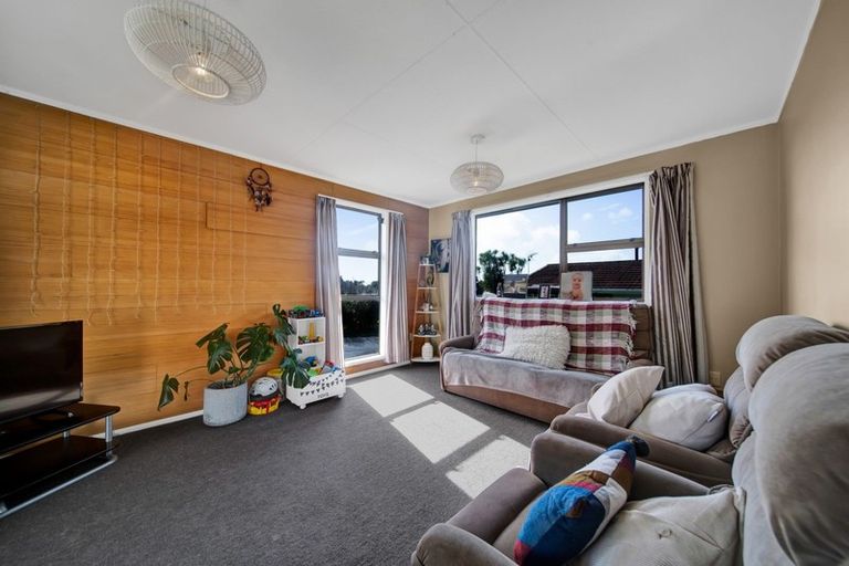 Photo of property in 9 Elgin Grove, Merrilands, New Plymouth, 4312