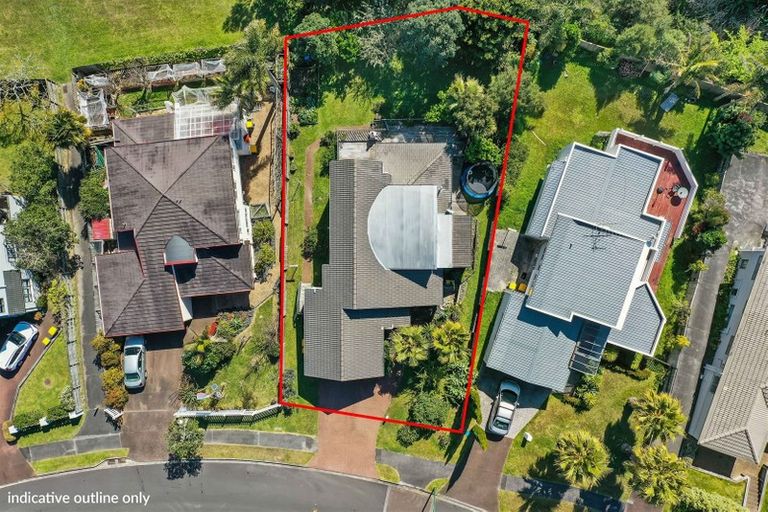 Photo of property in 18 Tyrico Close, Unsworth Heights, Auckland, 0632