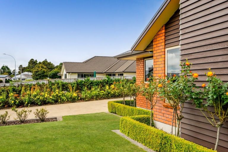 Photo of property in 7 Portland Drive, Highlands Park, New Plymouth, 4312