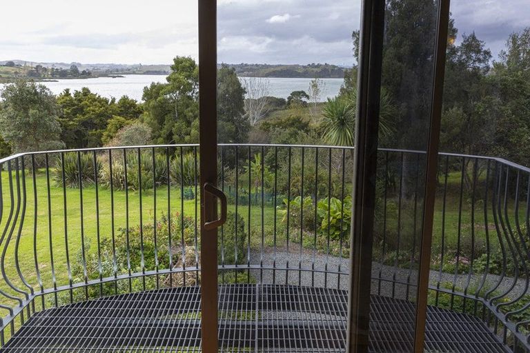 Photo of property in 257 Metcalfe Road, Matakohe, 0593