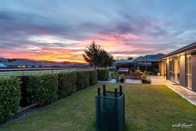 Photo of property in 33 Buddle Road, Wallaceville, Upper Hutt, 5018