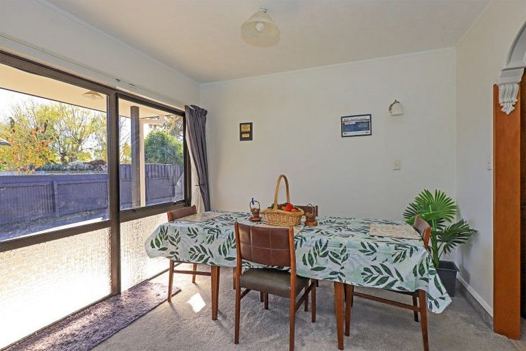 Photo of property in 2/8 Duart Road, Havelock North, 4130