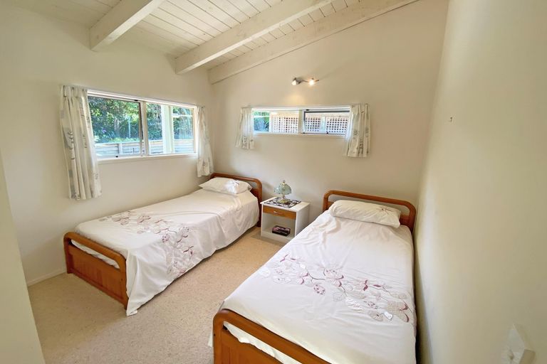 Photo of property in 18 Grand View Road, Leigh, 0985