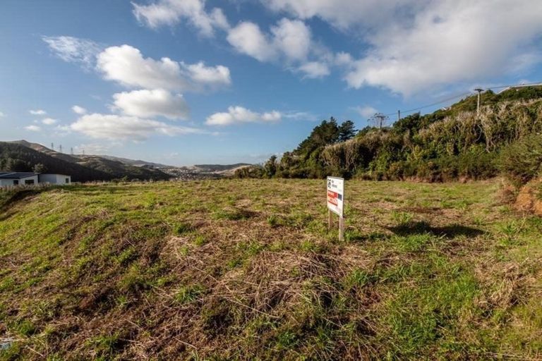 Photo of property in 19 Prestbury Grove, Churton Park, Wellington, 6037