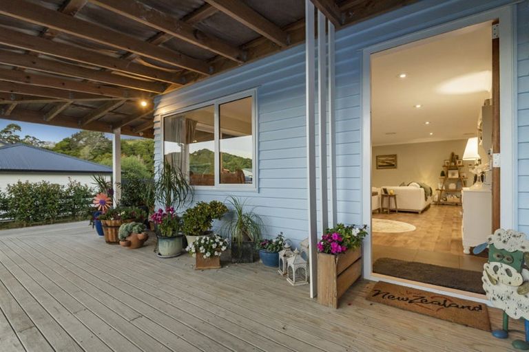 Photo of property in 974 Kahikatea Flat Road, Waitoki, Kaukapakapa, 0871